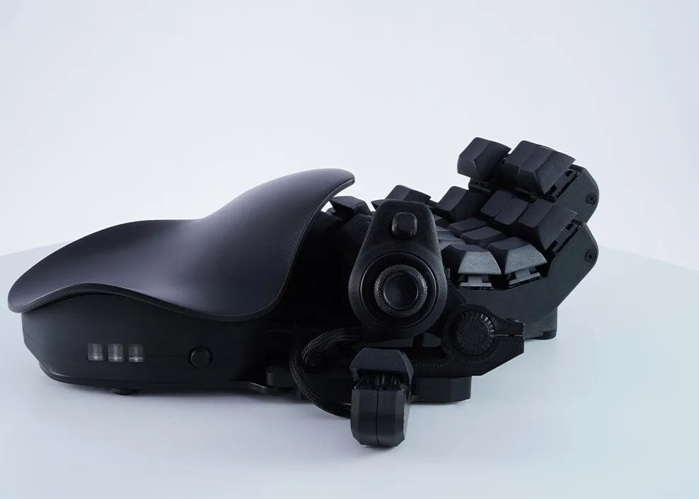 GameClaw One-Handed Gaming Keyboard with WASD Joystick