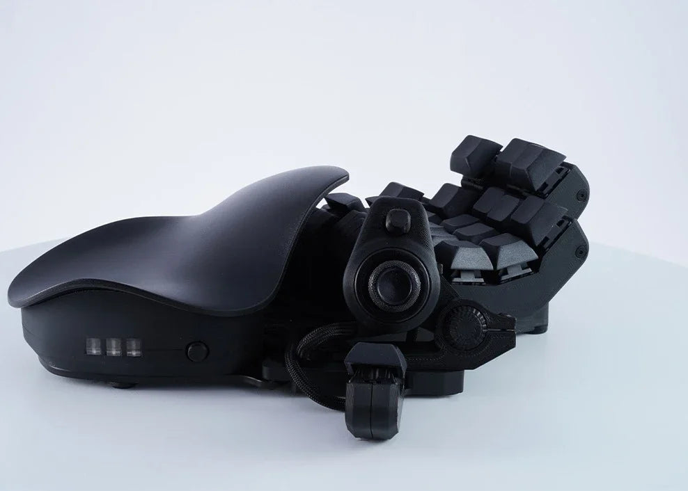 GameClaw One-Handed Gaming Keyboard with WASD Joystick